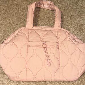 Vera Bradley featherweight tote